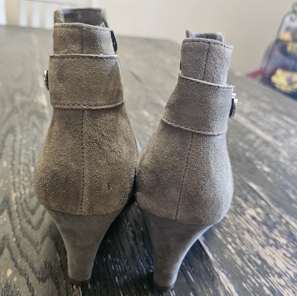 Anne Klein Brown Side Zip Boot Heel Size 7 Booties Shoe Leather Upper - Picture 9 of 13